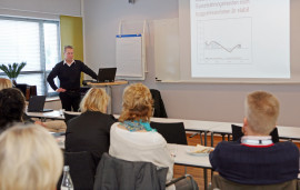 Arbetsmarknadsbarometern presenterades inför ett 20-tal åhörare på Sandbacka Park av Manpowers Mikael Nyman och Hans Backander. Foto: Mats Åstrand