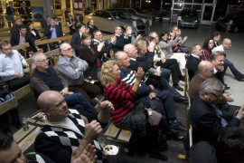 Applåderna haglade i bilhallen när Brynäs tryckte in pucken bakom Linköping. Fotograf: Per-Erik Jäderberg