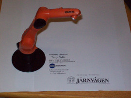 Minimodell av KUKA-Robot.