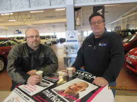 Putte Hemlin och Anders Hentilä tog en fika