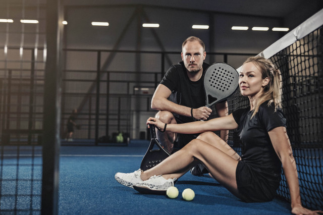 Andreas Granqvist from 247 PADEL and Sandra Elfast on the padelcoart.