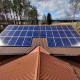 Satsa på solenergi och lagring med hjälp av lokal leverantör